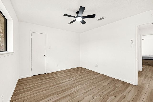 5007 Colmesneil Drive, Pearland, TX 77584