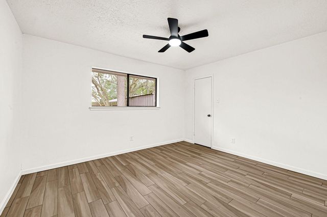 5007 Colmesneil Drive, Pearland, TX 77584