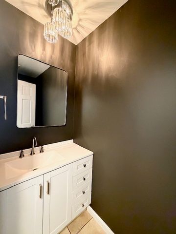 5N575 Abilene Trail, Bloomingdale, IL 60108