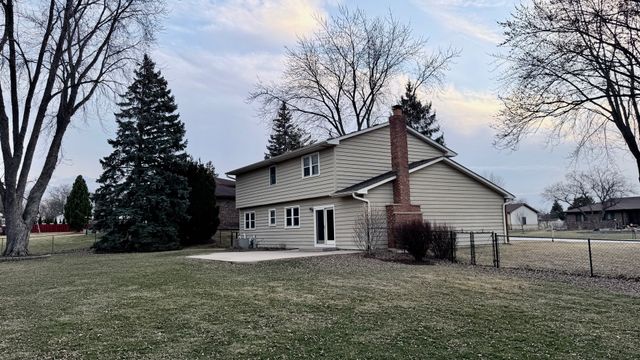 5N575 Abilene Trail, Bloomingdale, IL 60108