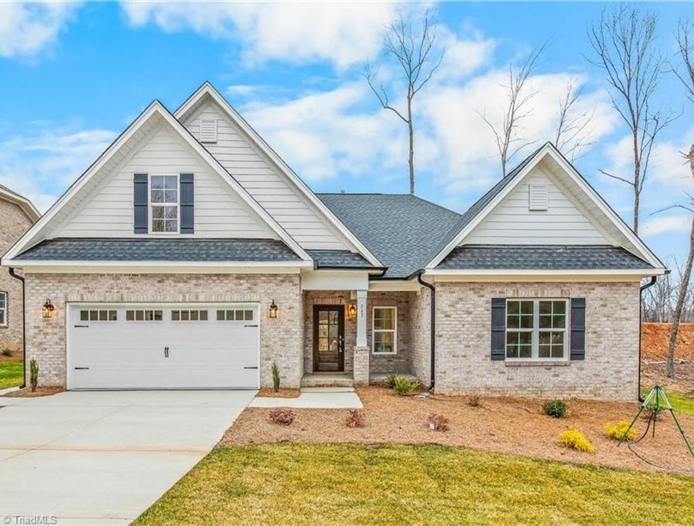 145 Grandworth Way, King, NC 27021