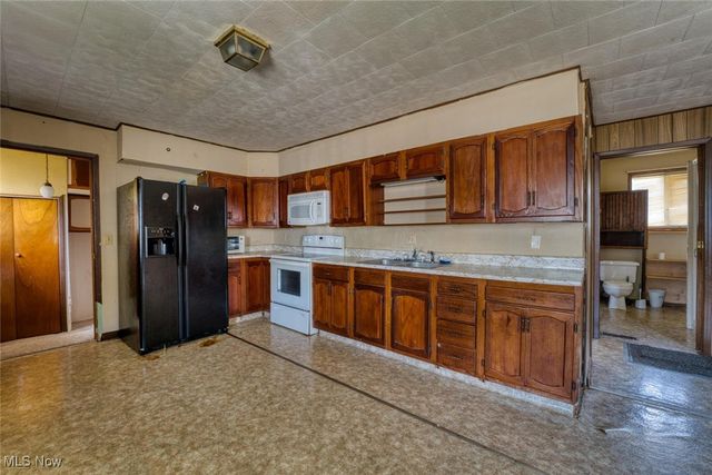 23 Madison Street, Glouster, OH 45732