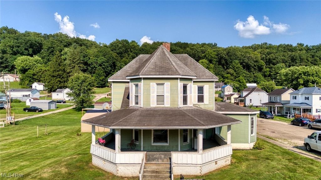 23 Madison Street, Glouster, OH 45732