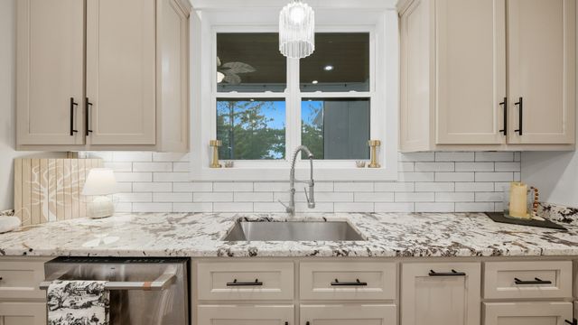 2275 River Bluffs Drive, Jasper, TN 37347