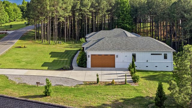 2275 River Bluffs Drive, Jasper, TN 37347