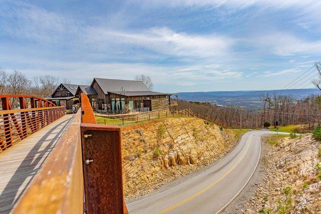 2275 River Bluffs Drive, Jasper, TN 37347