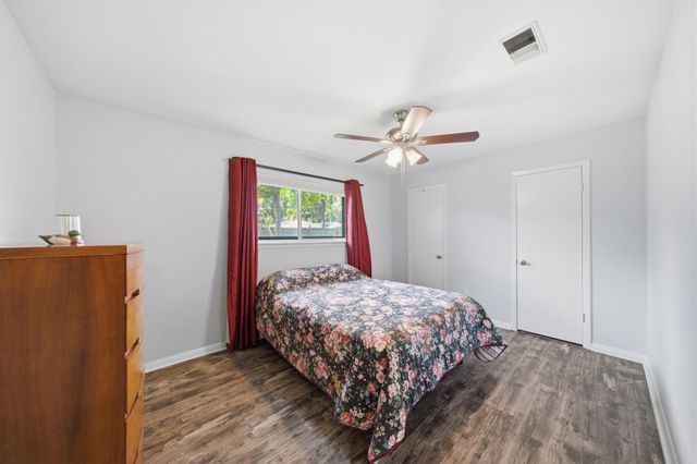 5606 Carew Street, Houston, TX 77096