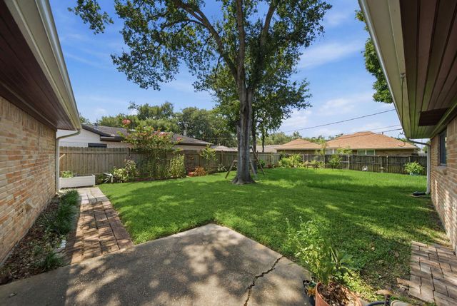 5606 Carew Street, Houston, TX 77096