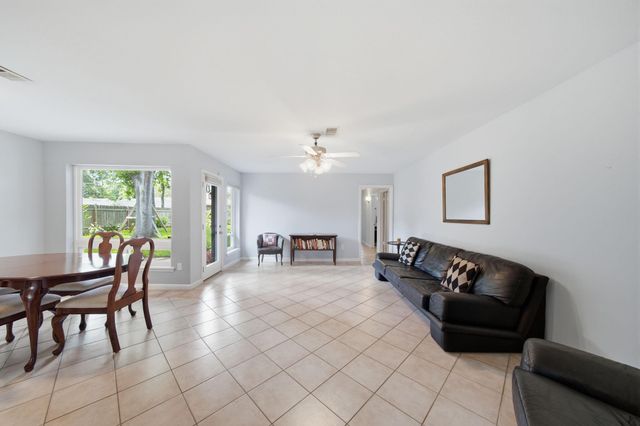 5606 Carew Street, Houston, TX 77096