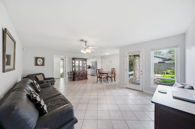 5606 Carew Street, Houston, TX 77096