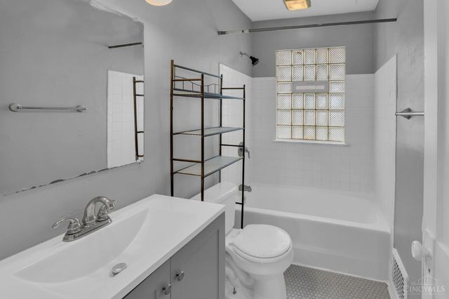 1114 Fairbanks Ave, Cincinnati, OH 45205