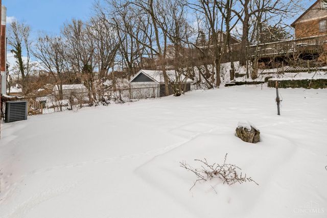 1114 Fairbanks Ave, Cincinnati, OH 45205