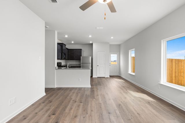 8416 White Wolf Trail, Ponder, TX 76259