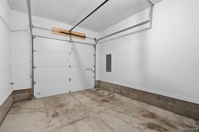 2535 Biddle Avenue, Wyandotte, MI 48192