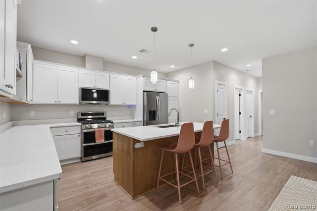2535 Biddle Avenue, Wyandotte, MI 48192
