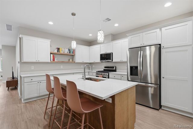 2535 Biddle Avenue, Wyandotte, MI 48192