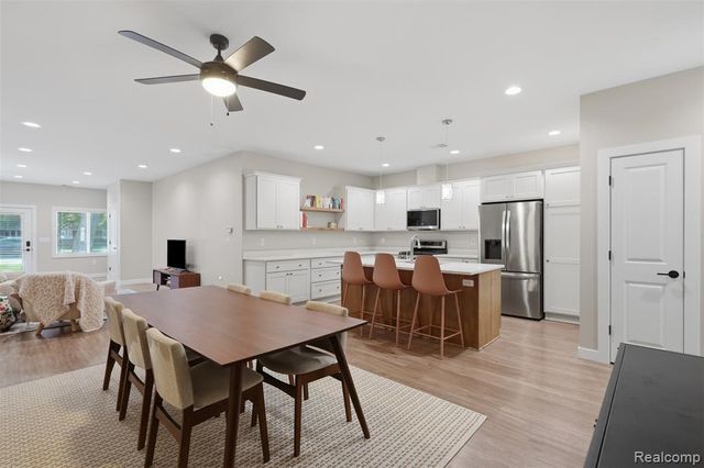 2535 Biddle Avenue, Wyandotte, MI 48192