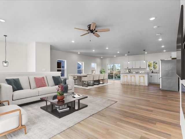 425 N Stewart Street, North Liberty, IA 52317