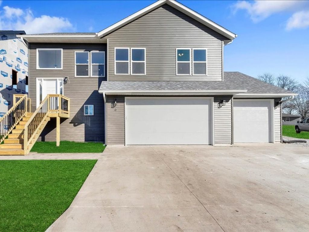 425 N Stewart Street, North Liberty, IA 52317