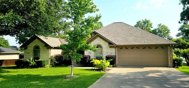 116 Guadalupe Drive, Gun Barrel City, TX 75156