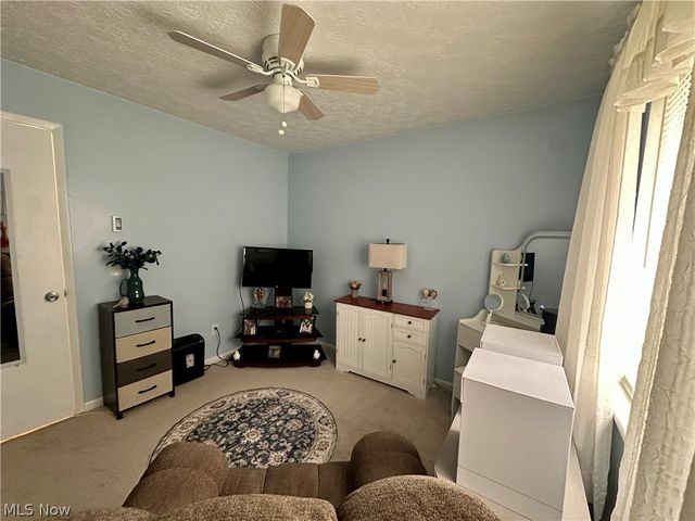 1298 Elberon Avenue, Salem, OH 44460