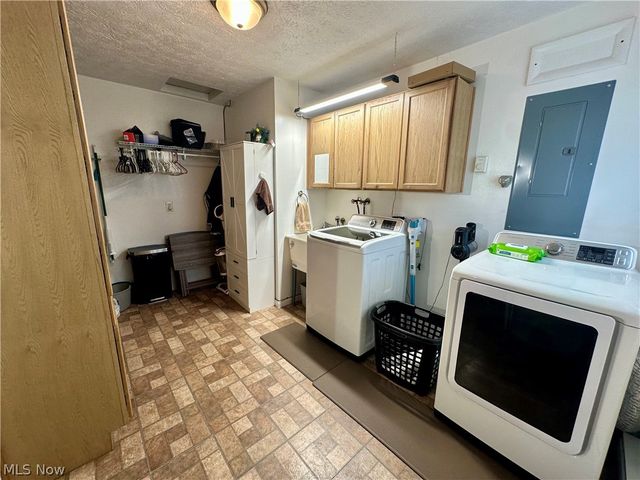1298 Elberon Avenue, Salem, OH 44460