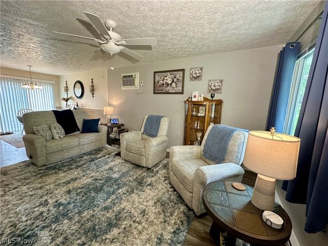 1298 Elberon Avenue, Salem, OH 44460