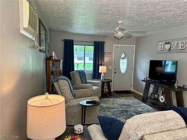 1298 Elberon Avenue, Salem, OH 44460