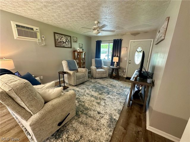1298 Elberon Avenue, Salem, OH 44460