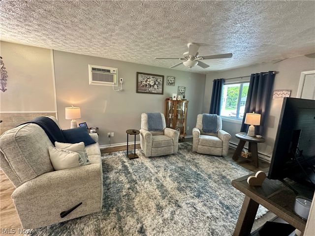 1298 Elberon Avenue, Salem, OH 44460