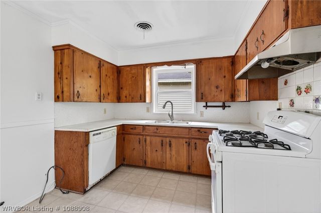 4104 Albert Pike Avenue, Fort Smith, AR 72904