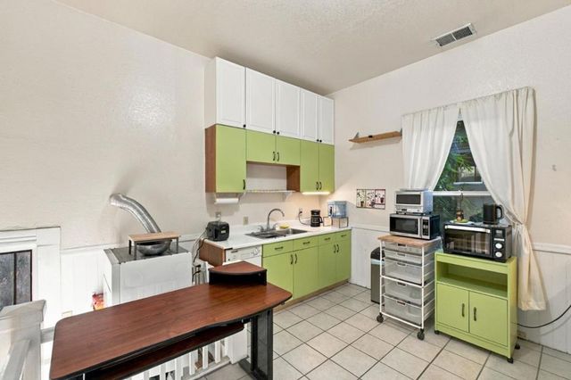5457 Vicente Way, Oakland, CA 94609