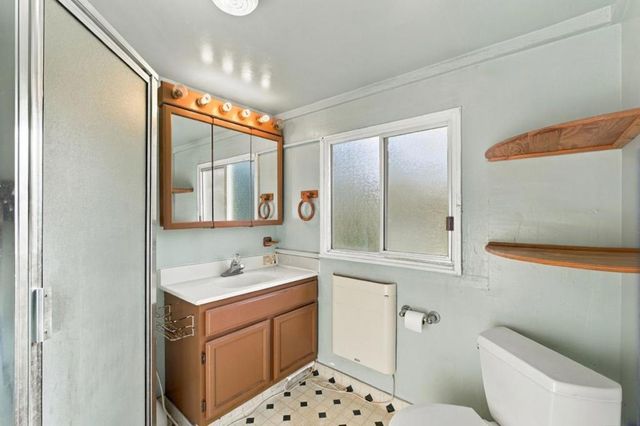 5457 Vicente Way, Oakland, CA 94609