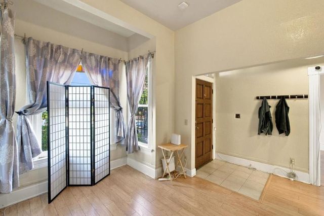 5457 Vicente Way, Oakland, CA 94609