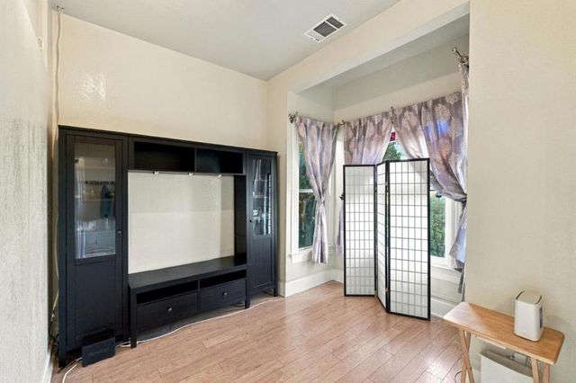 5457 Vicente Way, Oakland, CA 94609