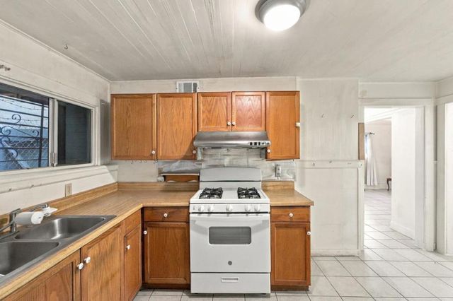 5457 Vicente Way, Oakland, CA 94609