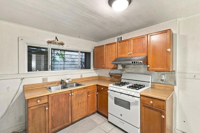 5457 Vicente Way, Oakland, CA 94609
