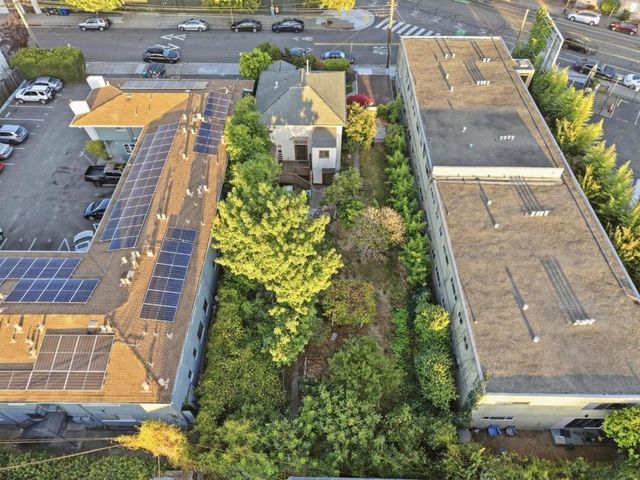 5457 Vicente Way, Oakland, CA 94609