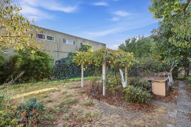 5457 Vicente Way, Oakland, CA 94609