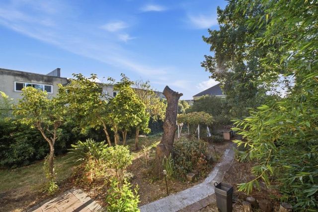 5457 Vicente Way, Oakland, CA 94609