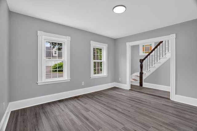 3 Birch Ave, Plymouth, MA 02360