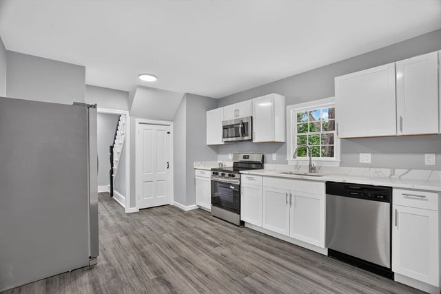 3 Birch Ave, Plymouth, MA 02360