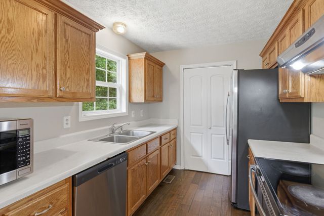 314 Reeves Ct, Springfield, TN 37172