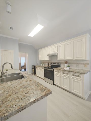 3810 Paigewood Drive, Pearland, TX 77584