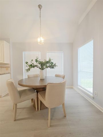 3810 Paigewood Drive, Pearland, TX 77584