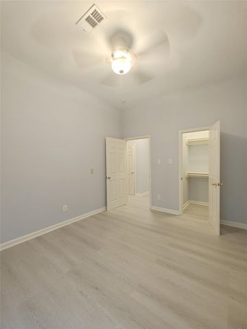 3810 Paigewood Drive, Pearland, TX 77584