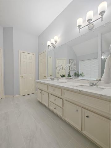 3810 Paigewood Drive, Pearland, TX 77584