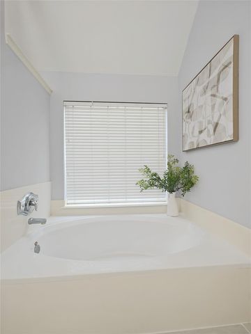 3810 Paigewood Drive, Pearland, TX 77584