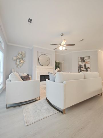 3810 Paigewood Drive, Pearland, TX 77584