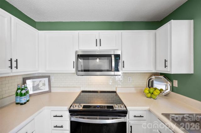 6483 Saint Bernard Way, Charlotte, NC 28269